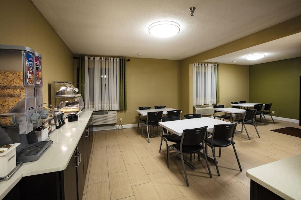 Super 8 By Wyndham St Charles Hotel Saint Charles Екстериор снимка