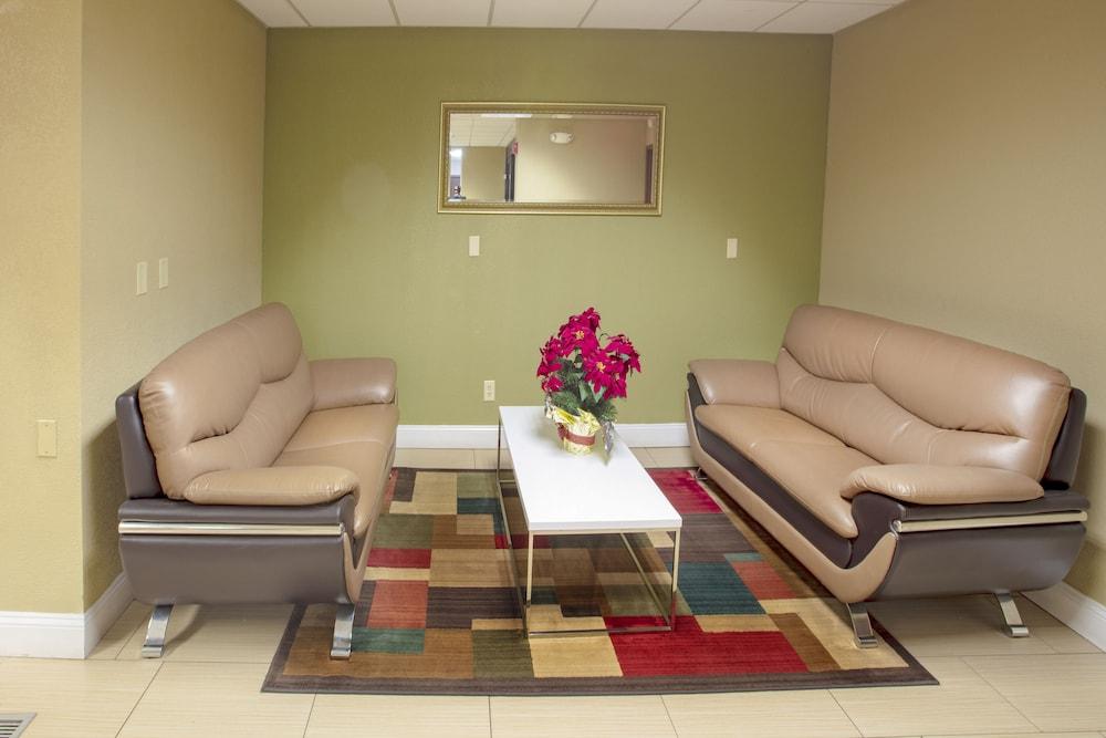 Super 8 By Wyndham St Charles Hotel Saint Charles Екстериор снимка