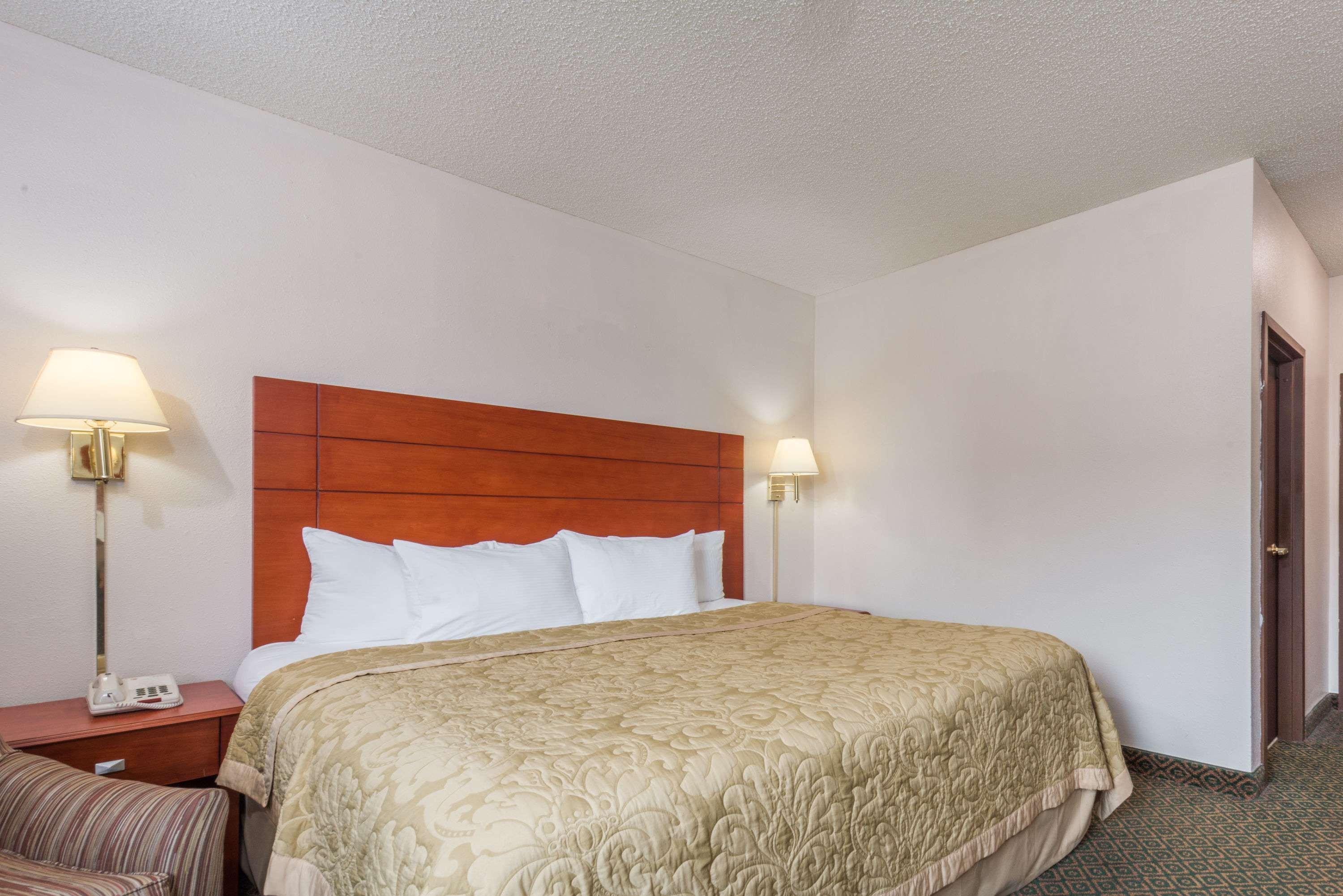 Super 8 By Wyndham St Charles Hotel Saint Charles Екстериор снимка