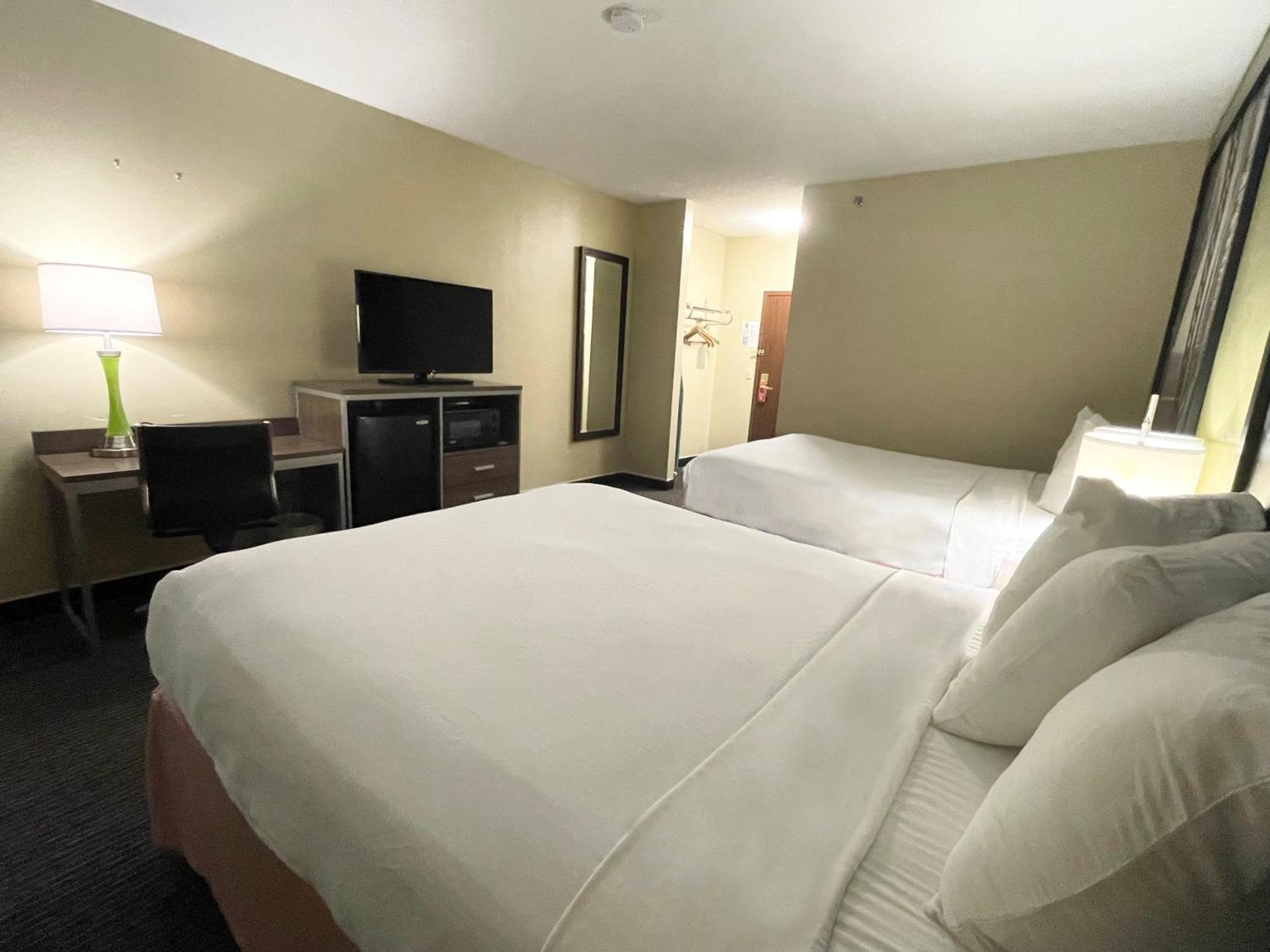 Super 8 By Wyndham St Charles Hotel Saint Charles Екстериор снимка
