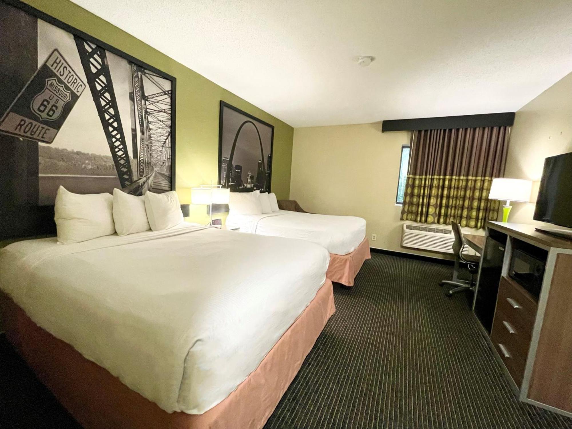 Super 8 By Wyndham St Charles Hotel Saint Charles Екстериор снимка
