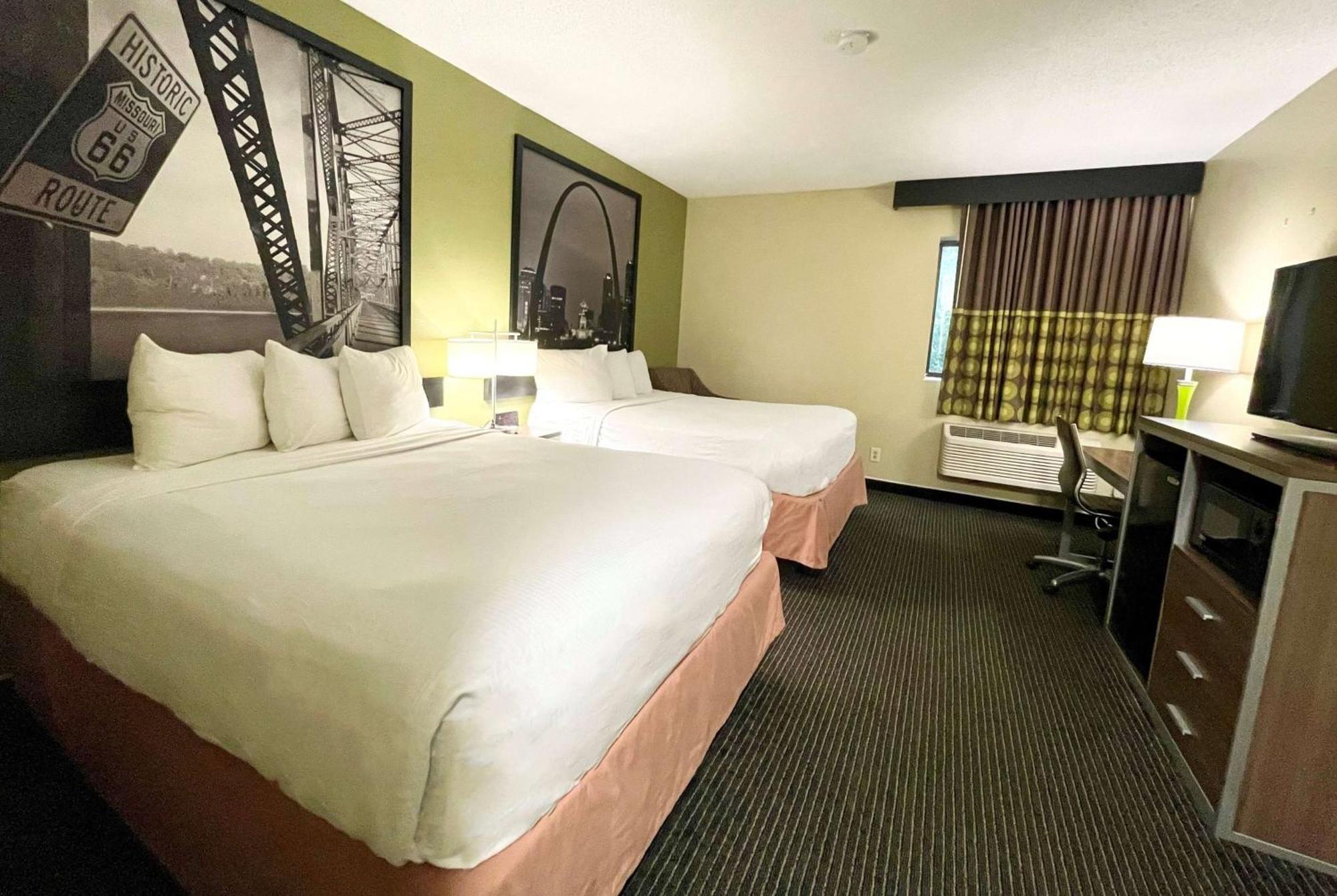 Super 8 By Wyndham St Charles Hotel Saint Charles Екстериор снимка