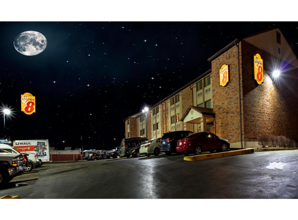 Super 8 By Wyndham St Charles Hotel Saint Charles Екстериор снимка
